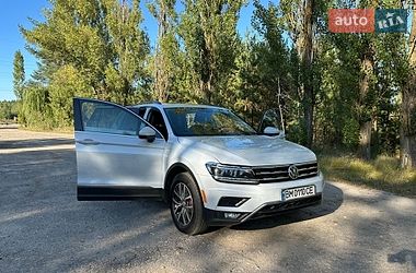Внедорожник / Кроссовер Volkswagen Tiguan 2017 в Ахтырке