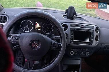 Позашляховик / Кросовер Volkswagen Tiguan 2015 в Чернівцях