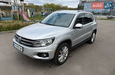 Внедорожник / Кроссовер Volkswagen Tiguan 2011 в Ровно