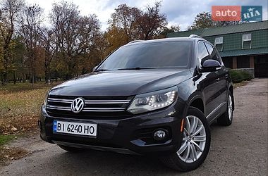 Внедорожник / Кроссовер Volkswagen Tiguan 2015 в Карловке