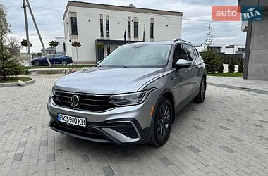Внедорожник / Кроссовер Volkswagen Tiguan 2023 в Ровно