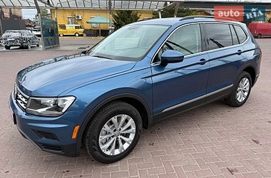 Внедорожник / Кроссовер Volkswagen Tiguan 2018 в Ровно