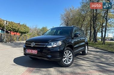 Внедорожник / Кроссовер Volkswagen Tiguan 2016 в Львове