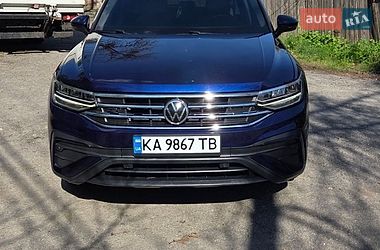 Внедорожник / Кроссовер Volkswagen Tiguan 2023 в Киеве
