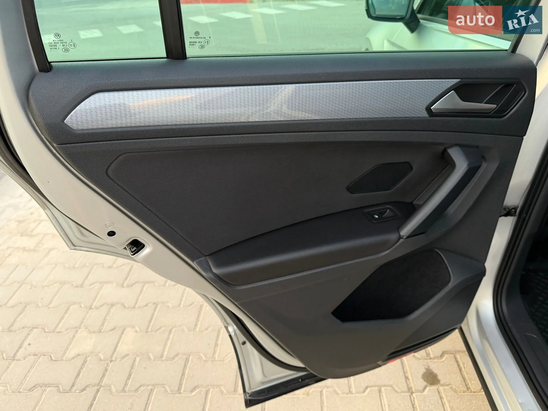 2022 Volkswagen Tiguan - мініатюра 15