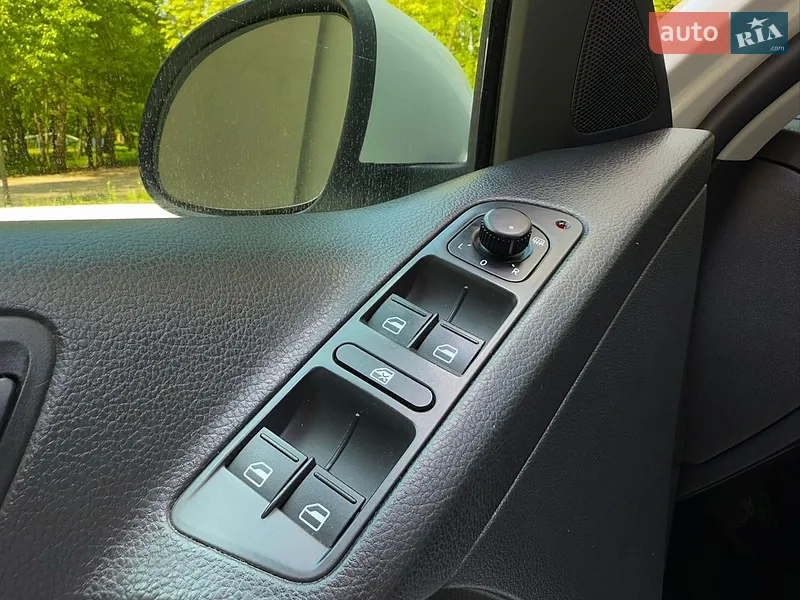 Volkswagen Tiguan 2012 VIN WVGAV7AX7DW543709 фото оголошення 42 з 117