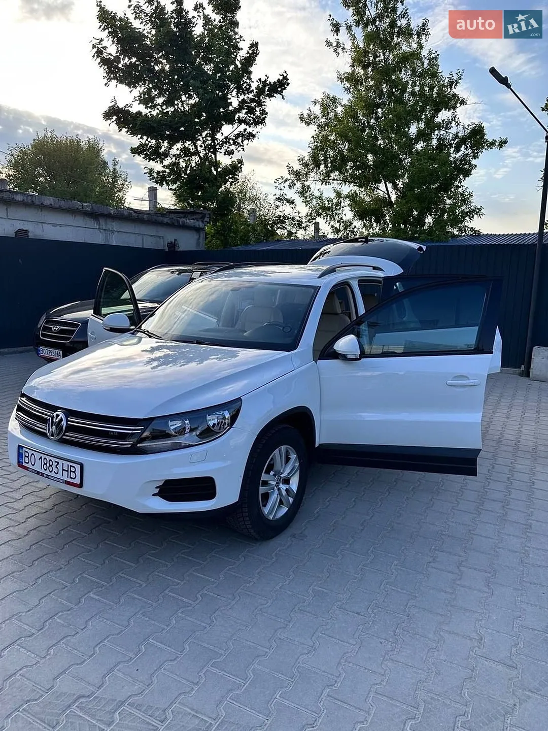 2016 Volkswagen Tiguan - мініатюра 14