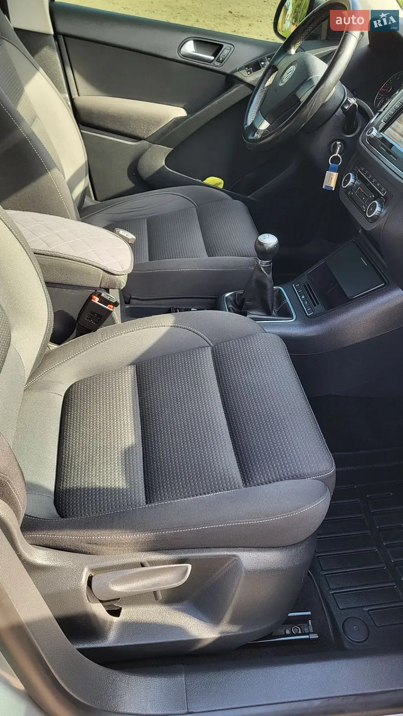 2010 Volkswagen Tiguan - мініатюра 29