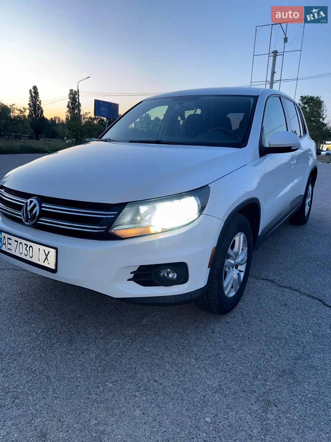 2012 Volkswagen Tiguan - фото 1
