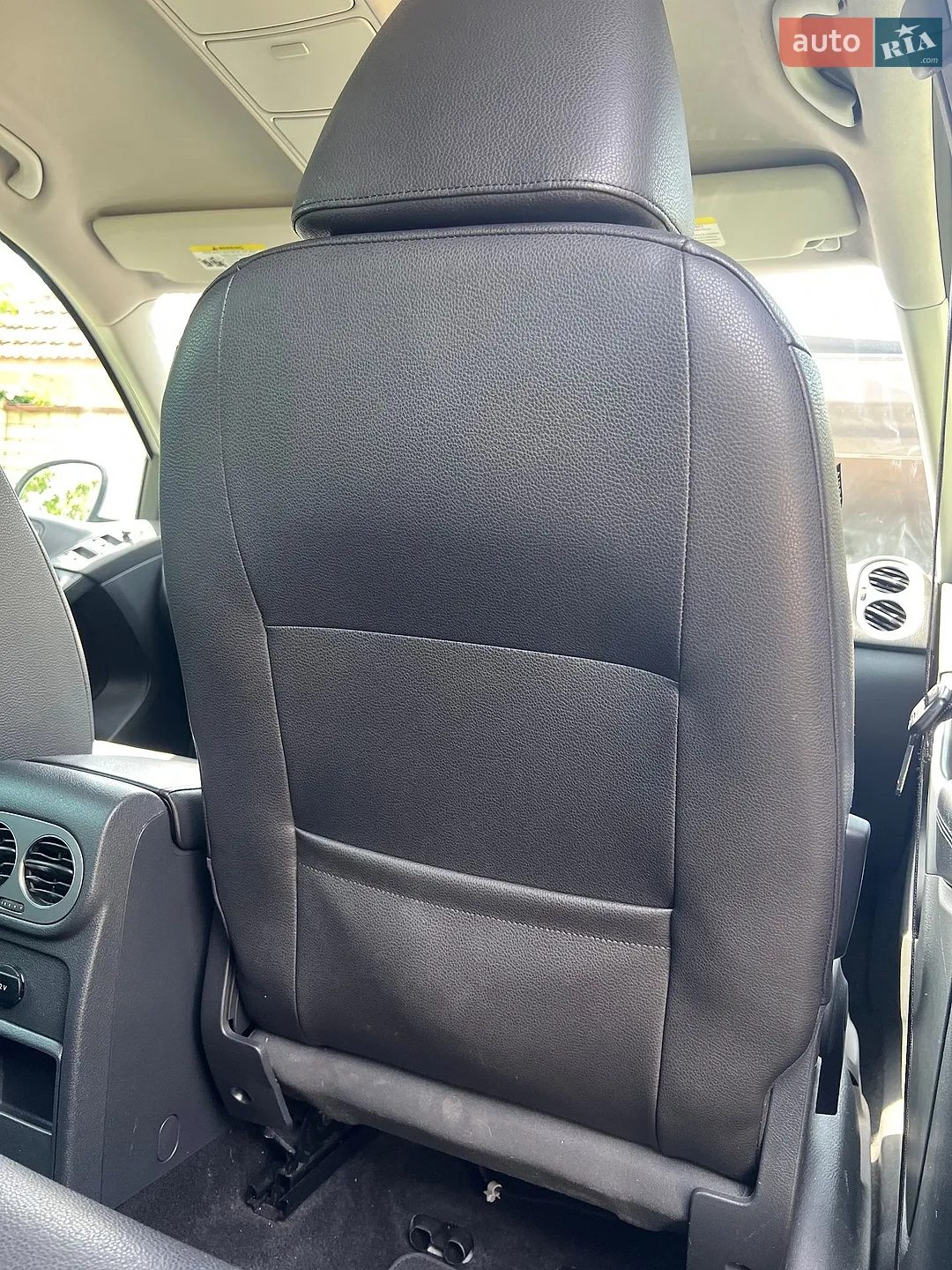 2011 Volkswagen Tiguan - мініатюра 32