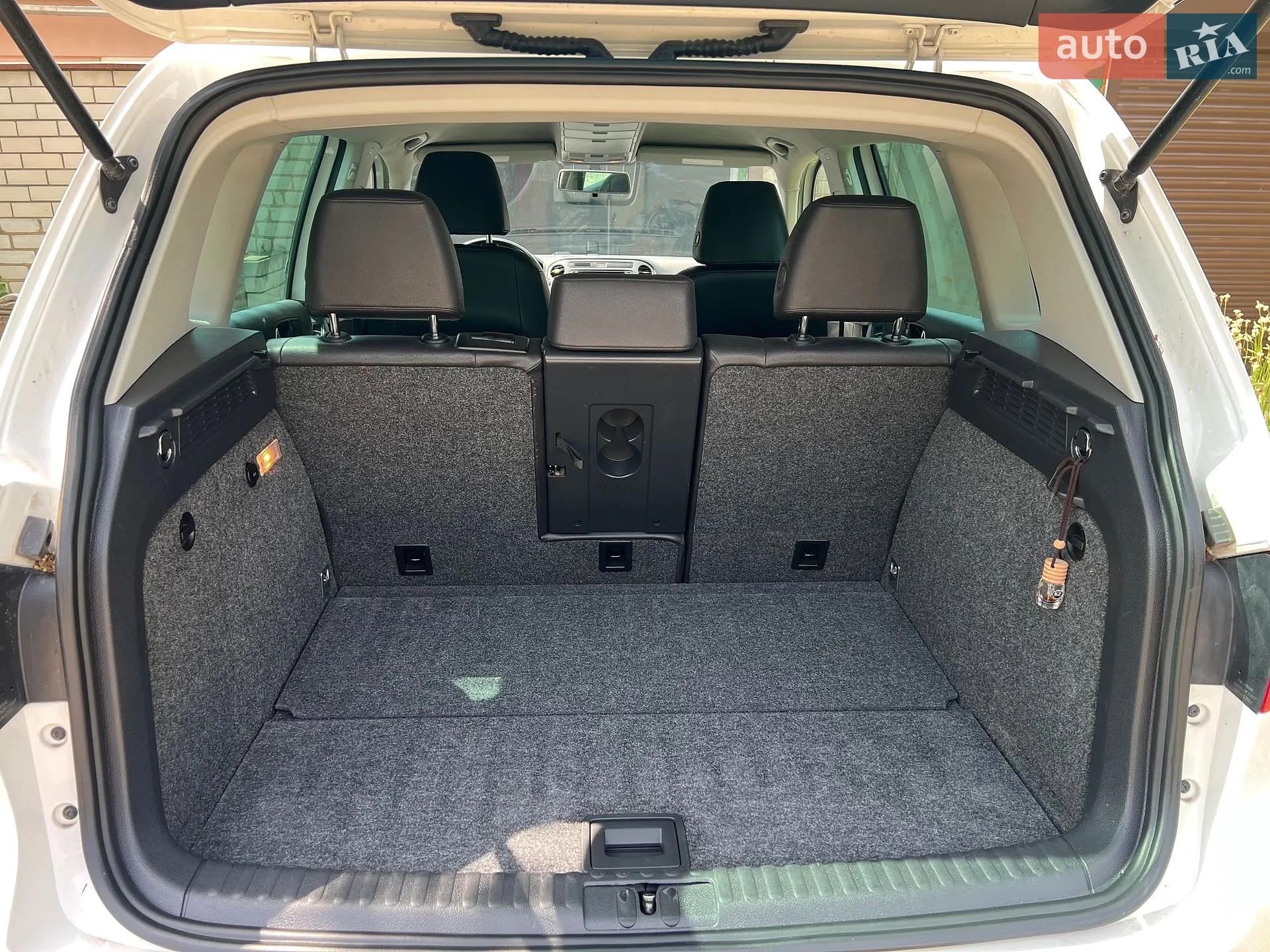 2011 Volkswagen Tiguan - мініатюра 39