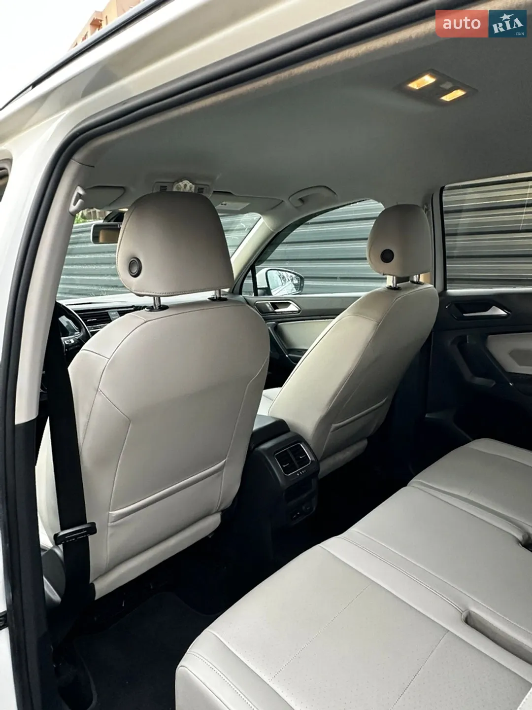 2017 Volkswagen Tiguan - мініатюра 11