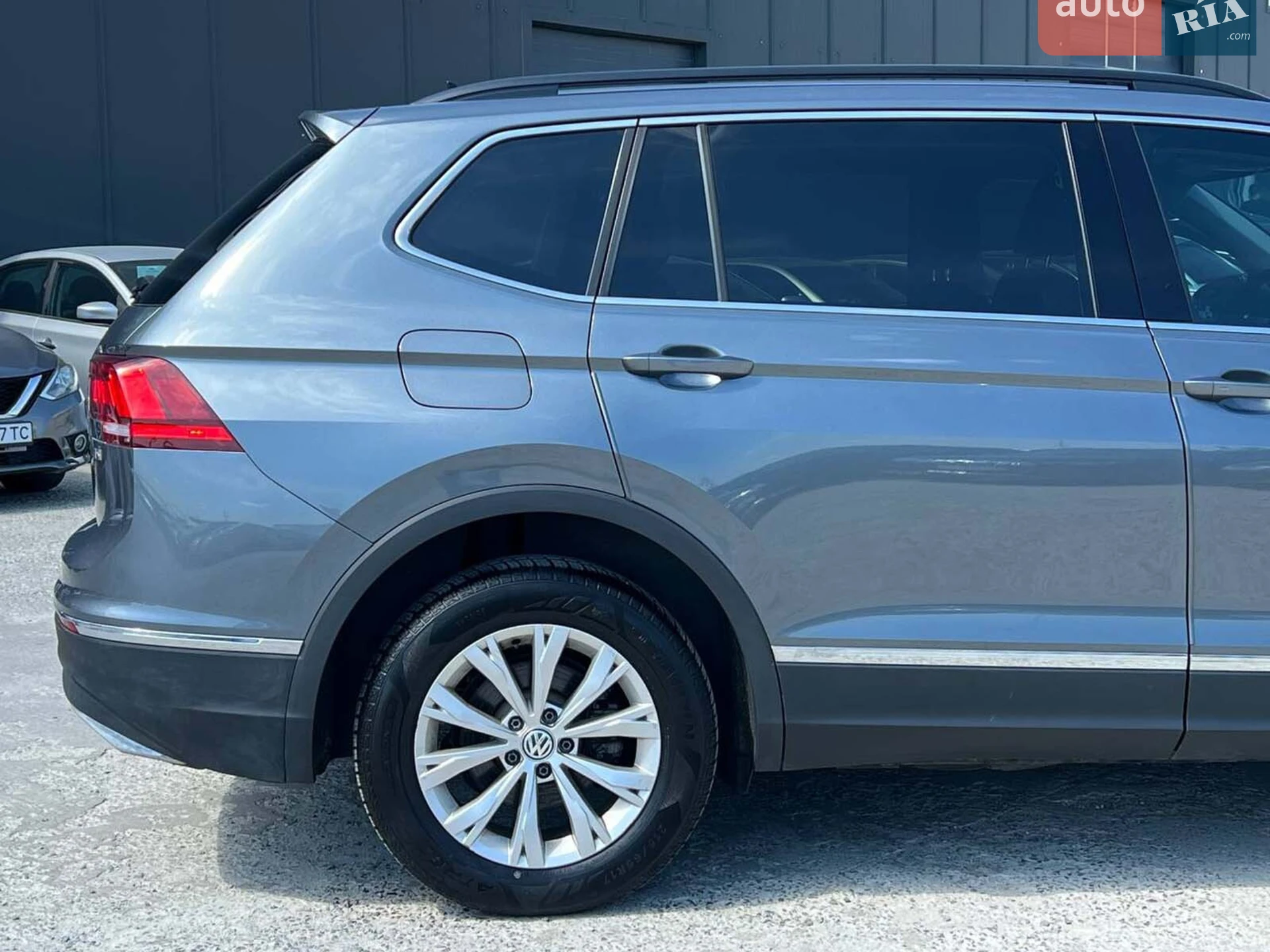 2017 Volkswagen Tiguan - мініатюра 9
