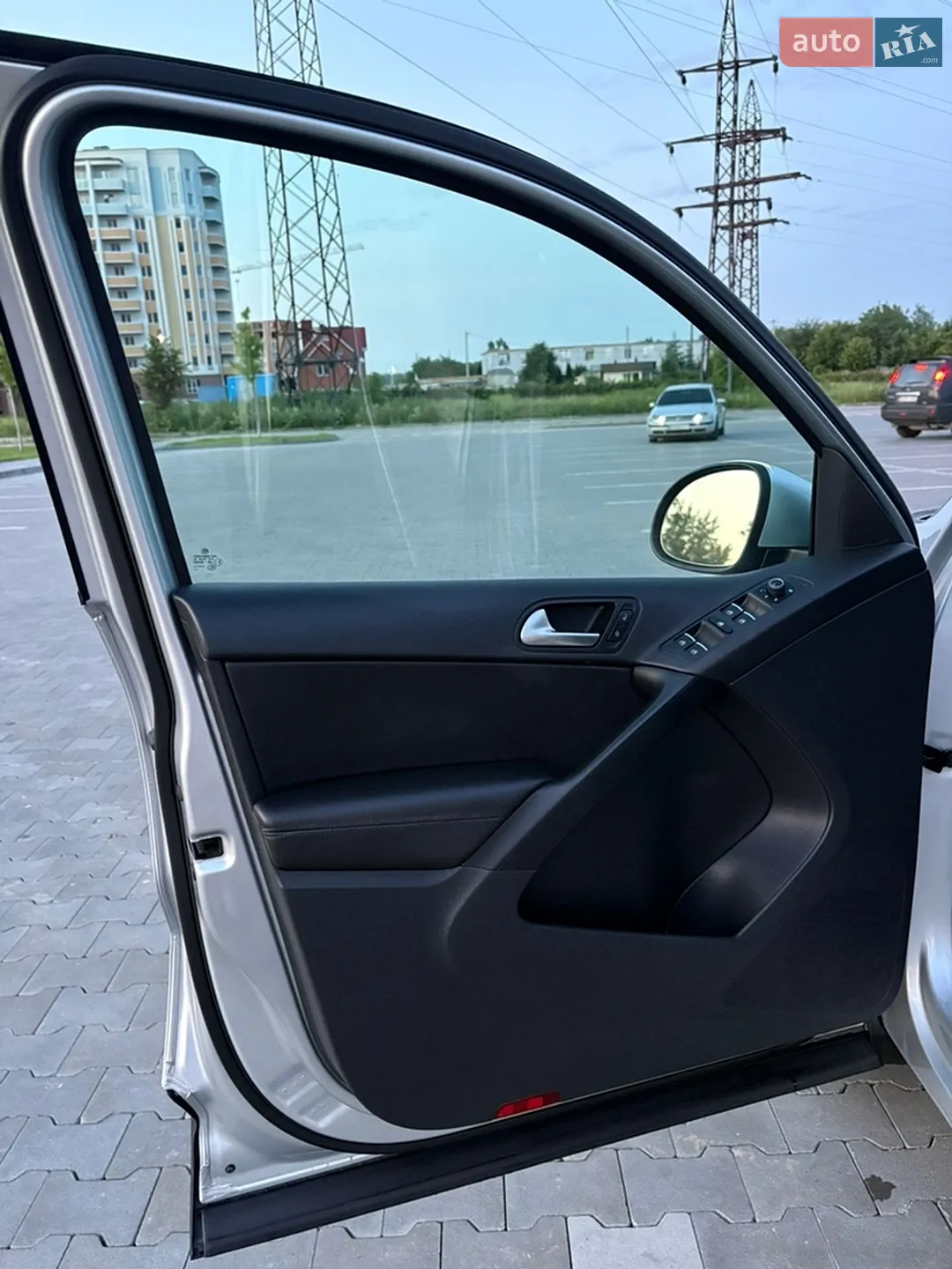 2016 Volkswagen Tiguan - мініатюра 27