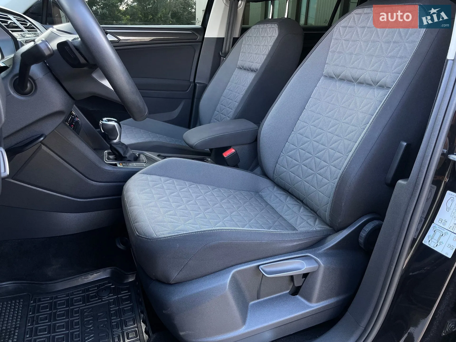 2022 Volkswagen Tiguan - мініатюра 27