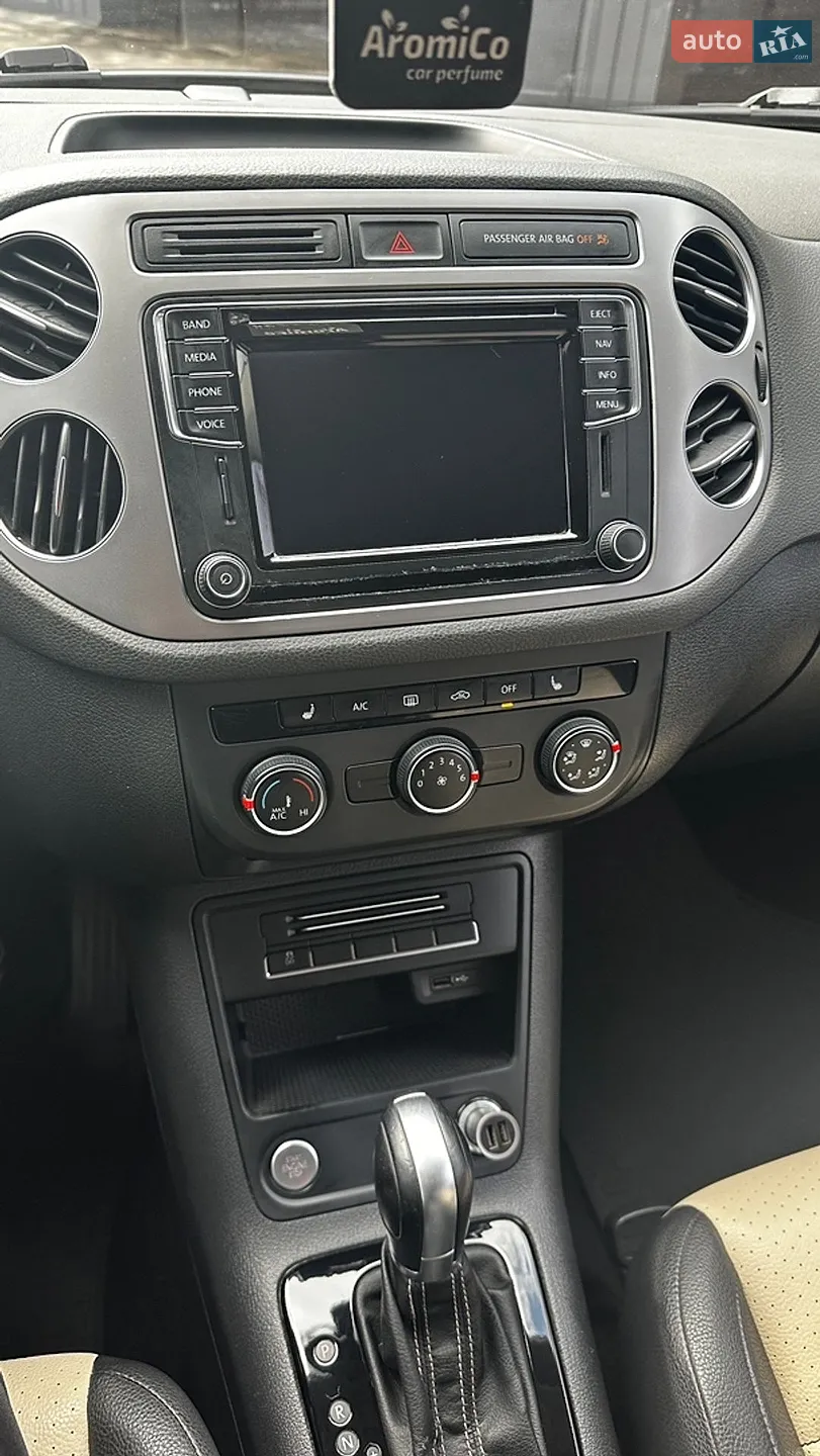 Volkswagen Tiguan 2016 VIN WVGAV7AXXGW590530 фото оголошення 10 з 22