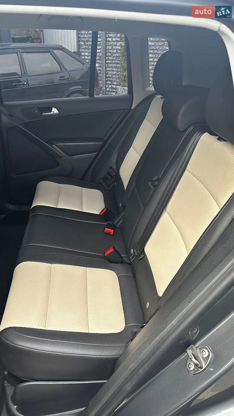 Volkswagen Tiguan 2016 VIN WVGAV7AXXGW590530 фото оголошення 15 з 22