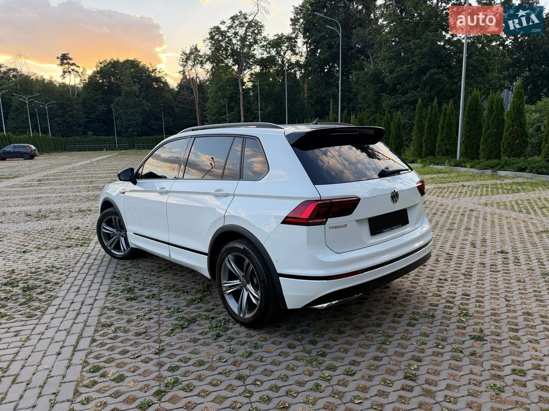 2020 Volkswagen Tiguan - мініатюра 3