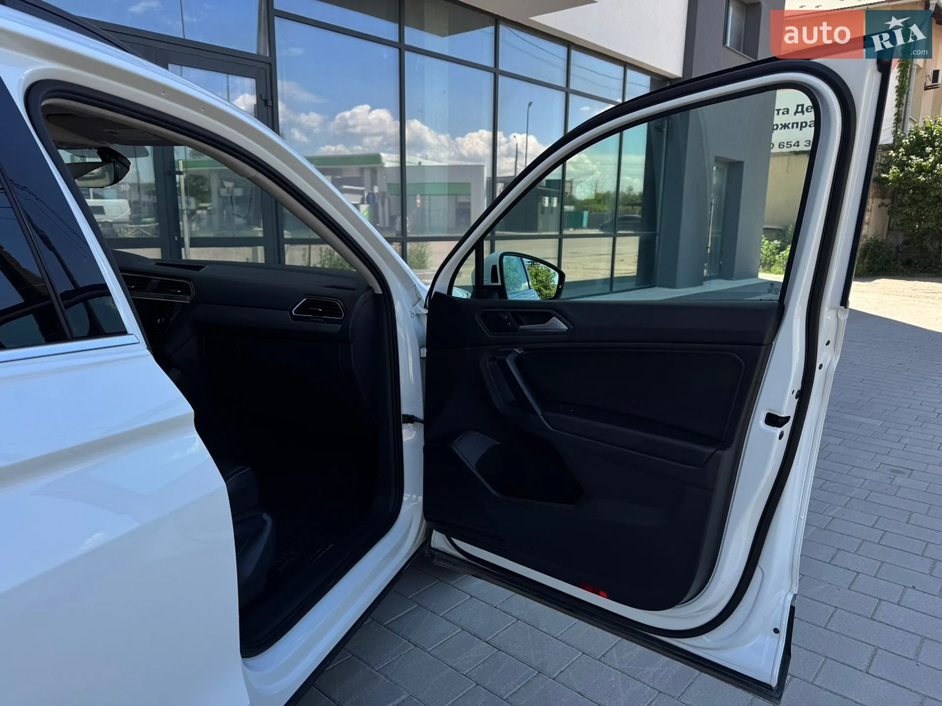 2020 Volkswagen Tiguan - мініатюра 20
