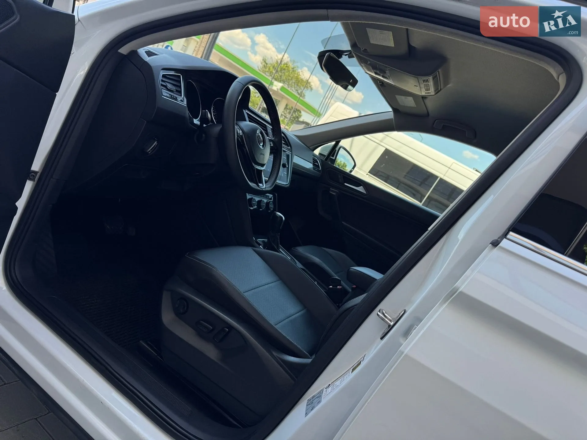 2020 Volkswagen Tiguan - мініатюра 41