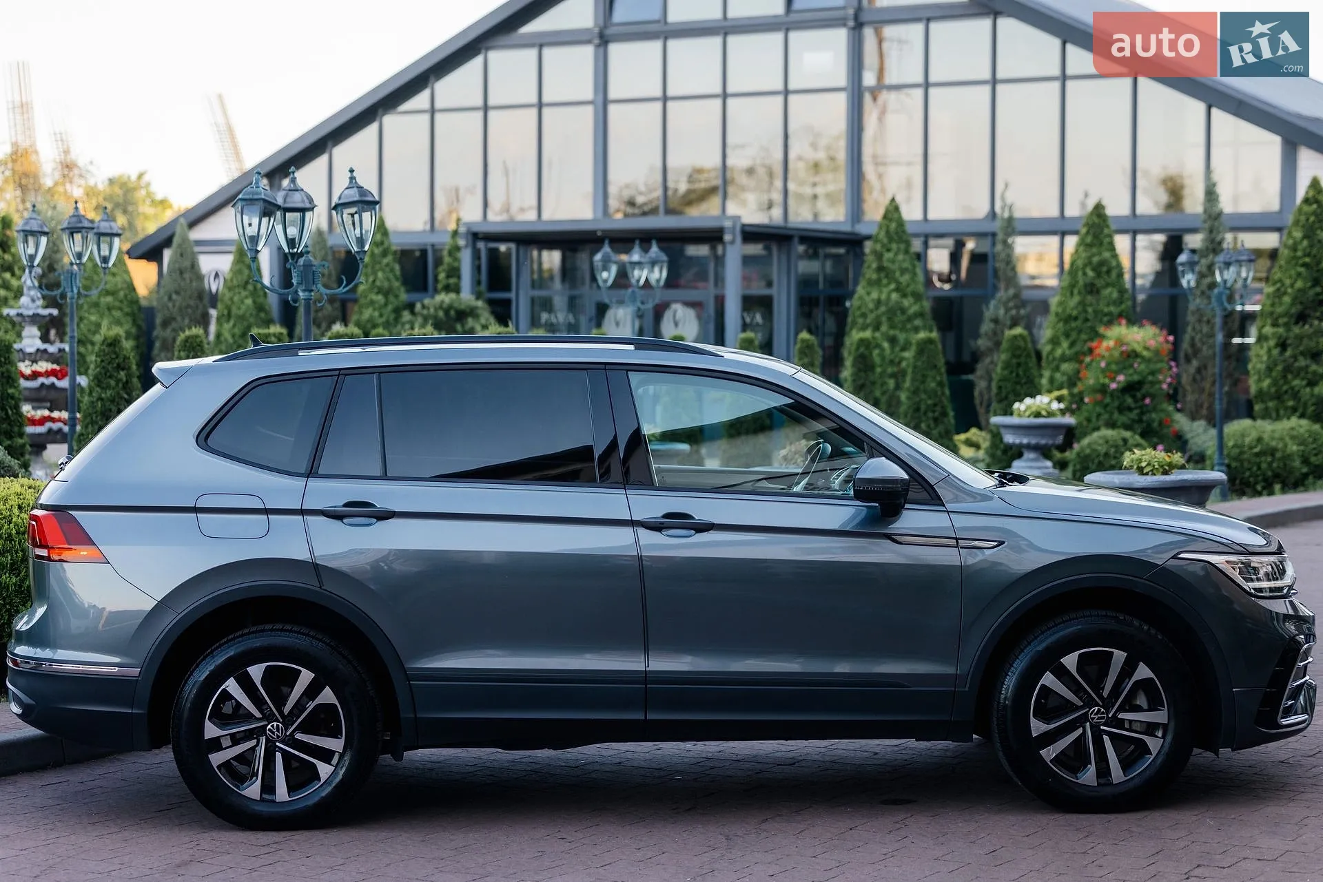 2022 Volkswagen Tiguan - мініатюра 16