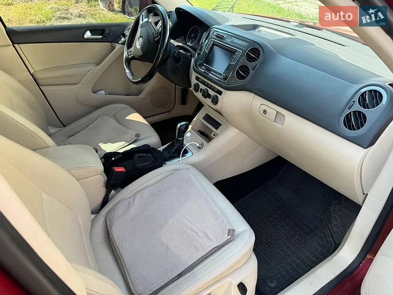 Volkswagen Tiguan 2016 VIN WVGAV7AX0GW058588 фото оголошення 10 з 71