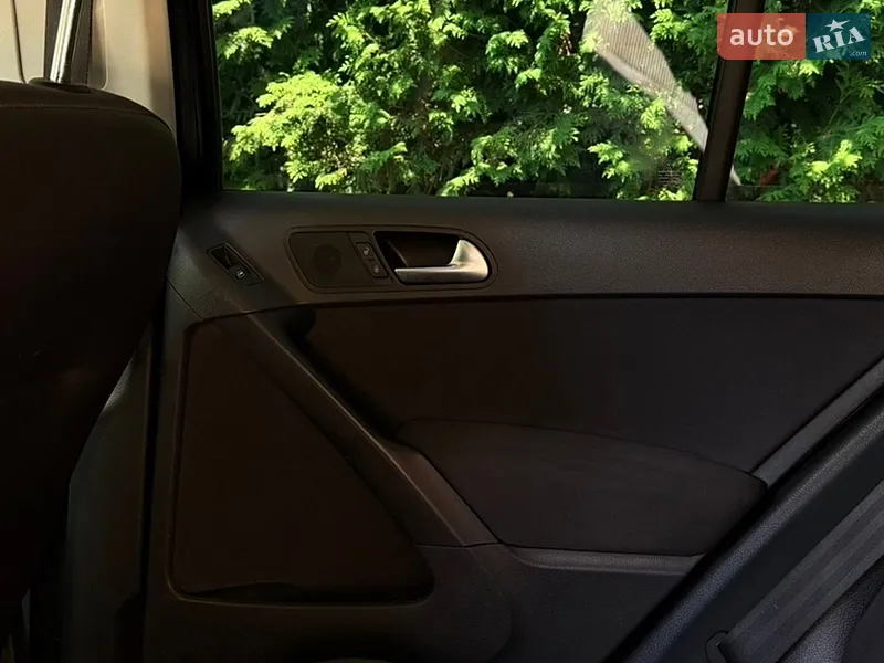 Volkswagen Tiguan 2013 VIN WVGBV3AX9EW541104 фото оголошення 15 з 77