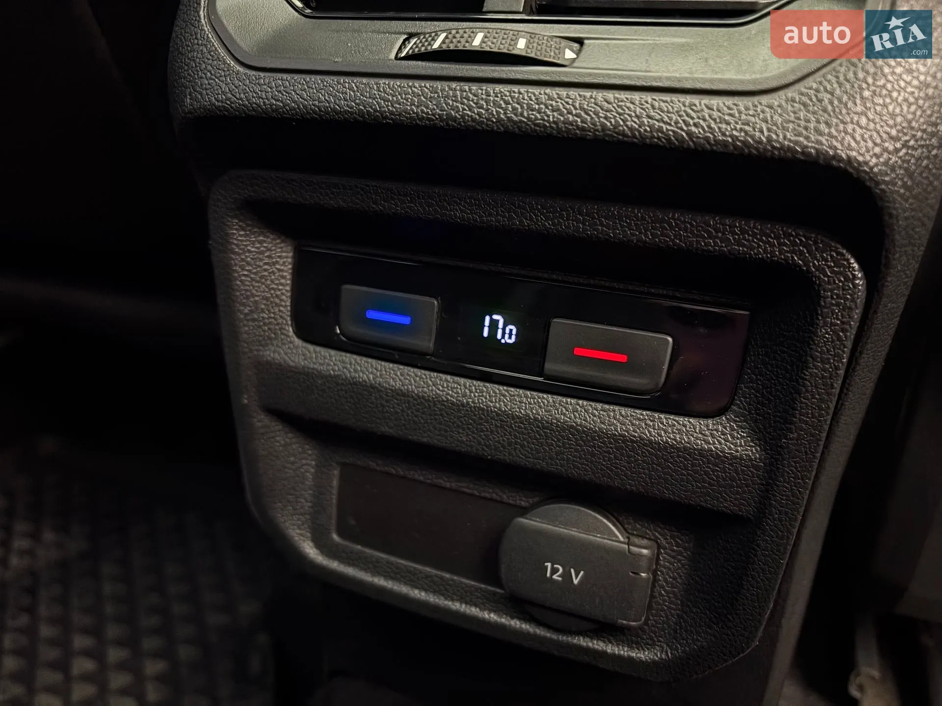 2017 Volkswagen Tiguan - мініатюра 23