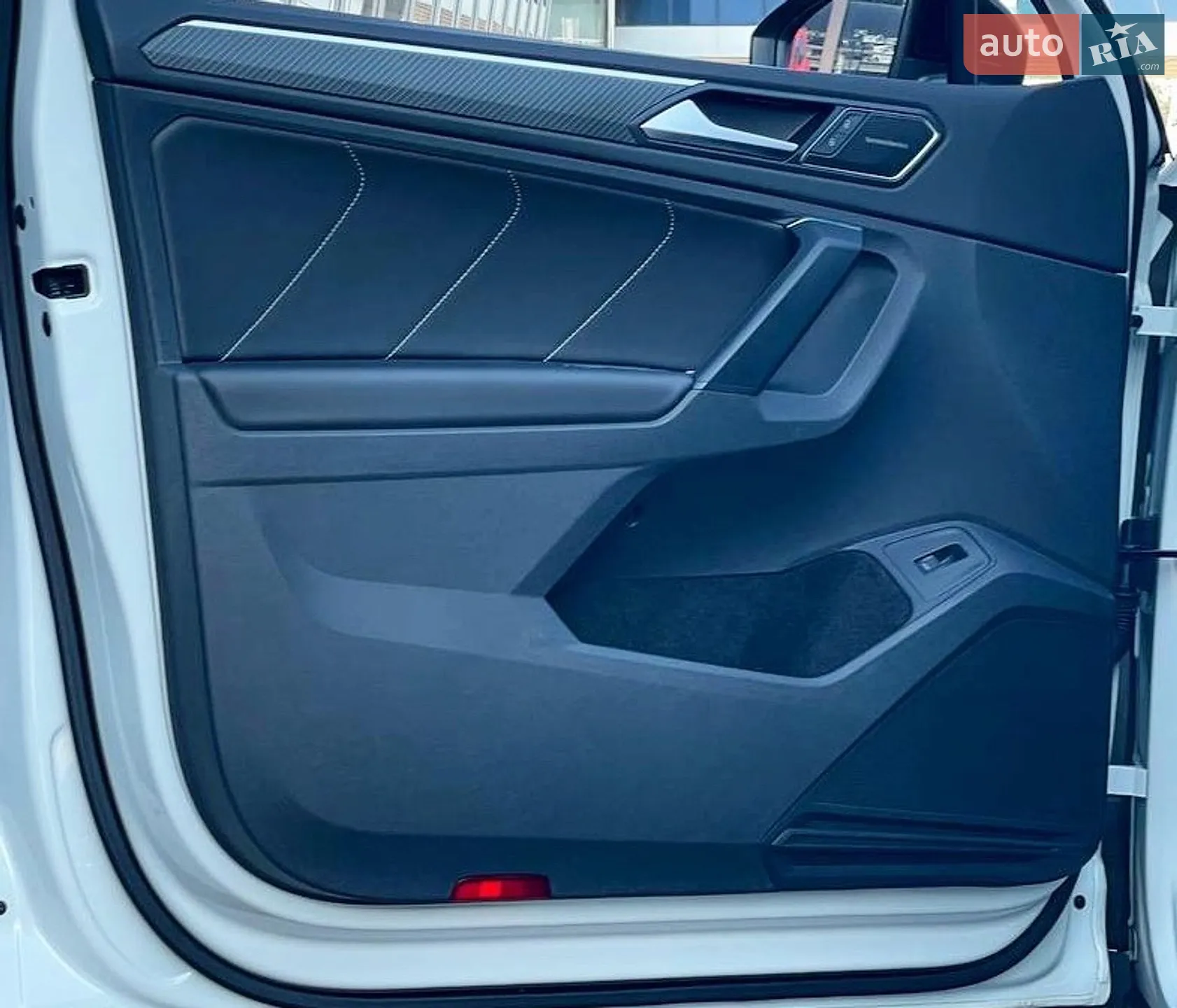 2023 Volkswagen Tiguan - мініатюра 10