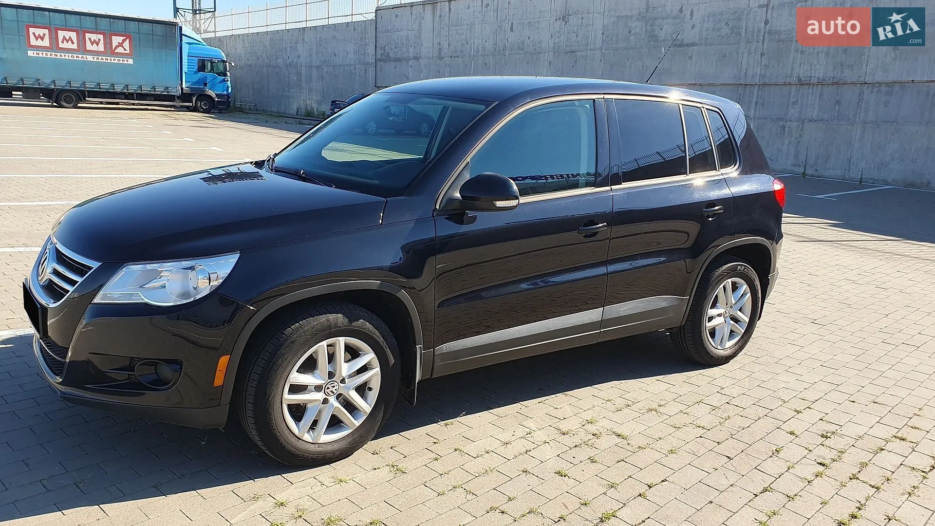 2011 Volkswagen Tiguan - фото 1