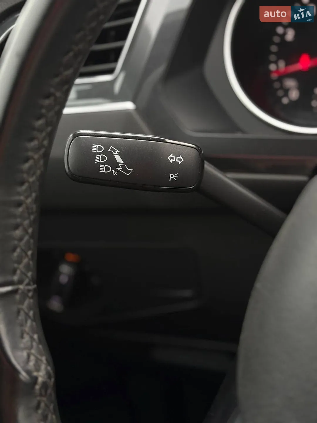 2018 Volkswagen Tiguan - мініатюра 31
