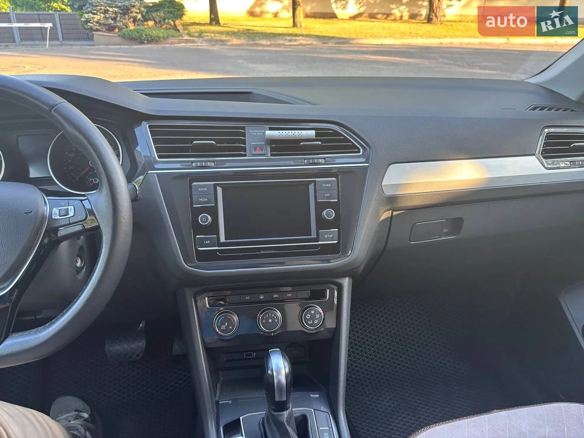 2017 Volkswagen Tiguan - мініатюра 15