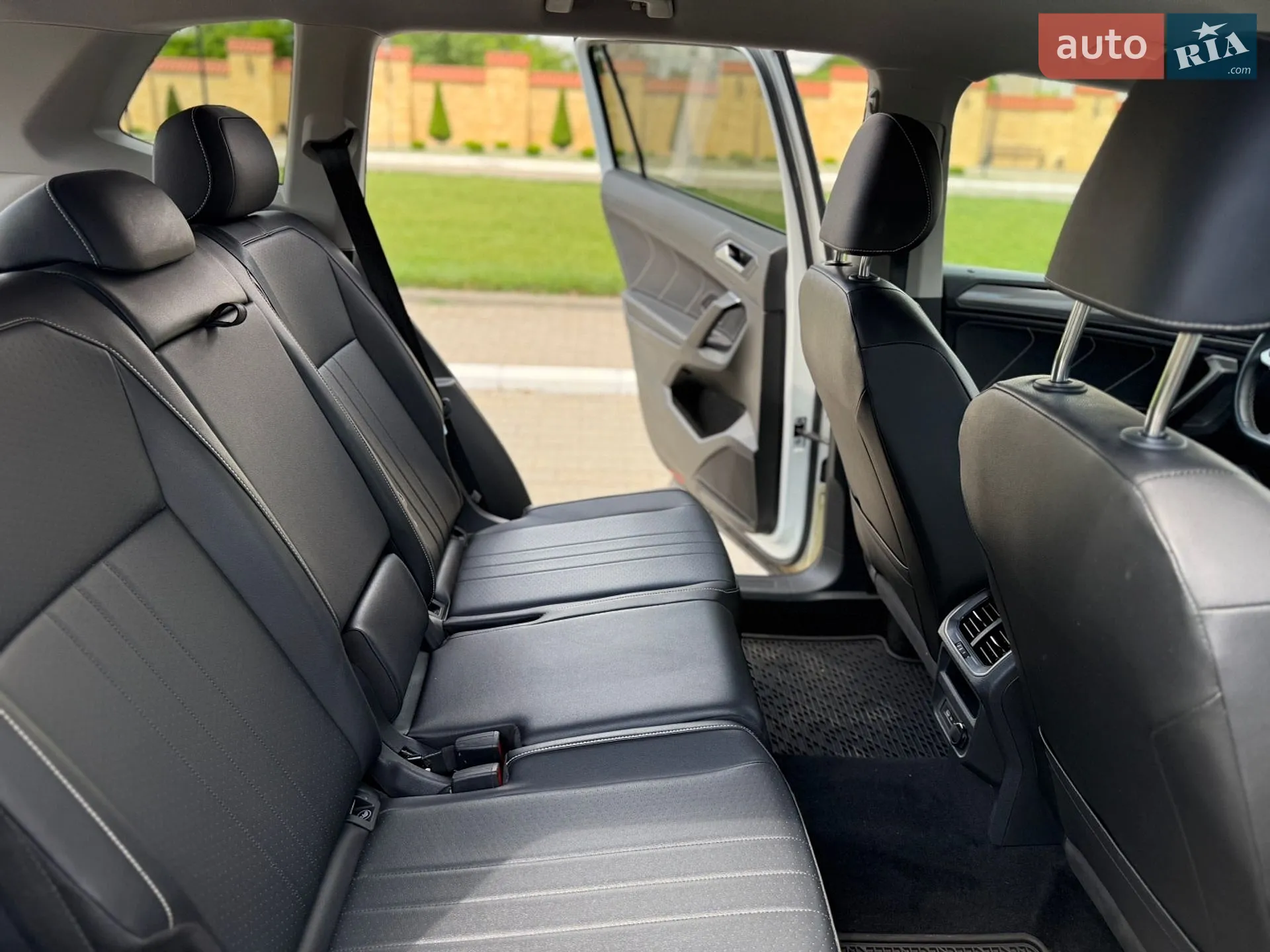 2021 Volkswagen Tiguan - мініатюра 12