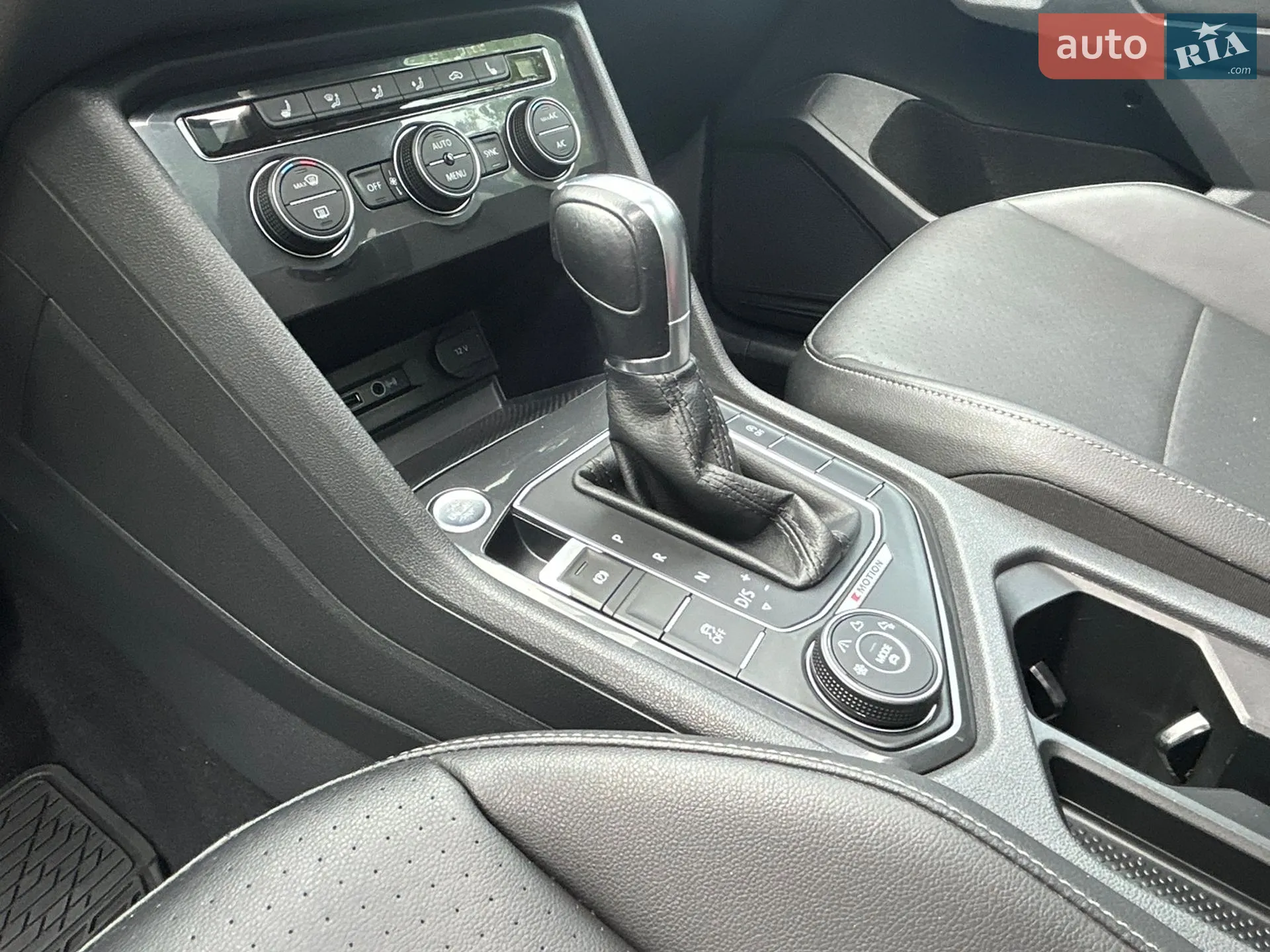 2018 Volkswagen Tiguan - мініатюра 39