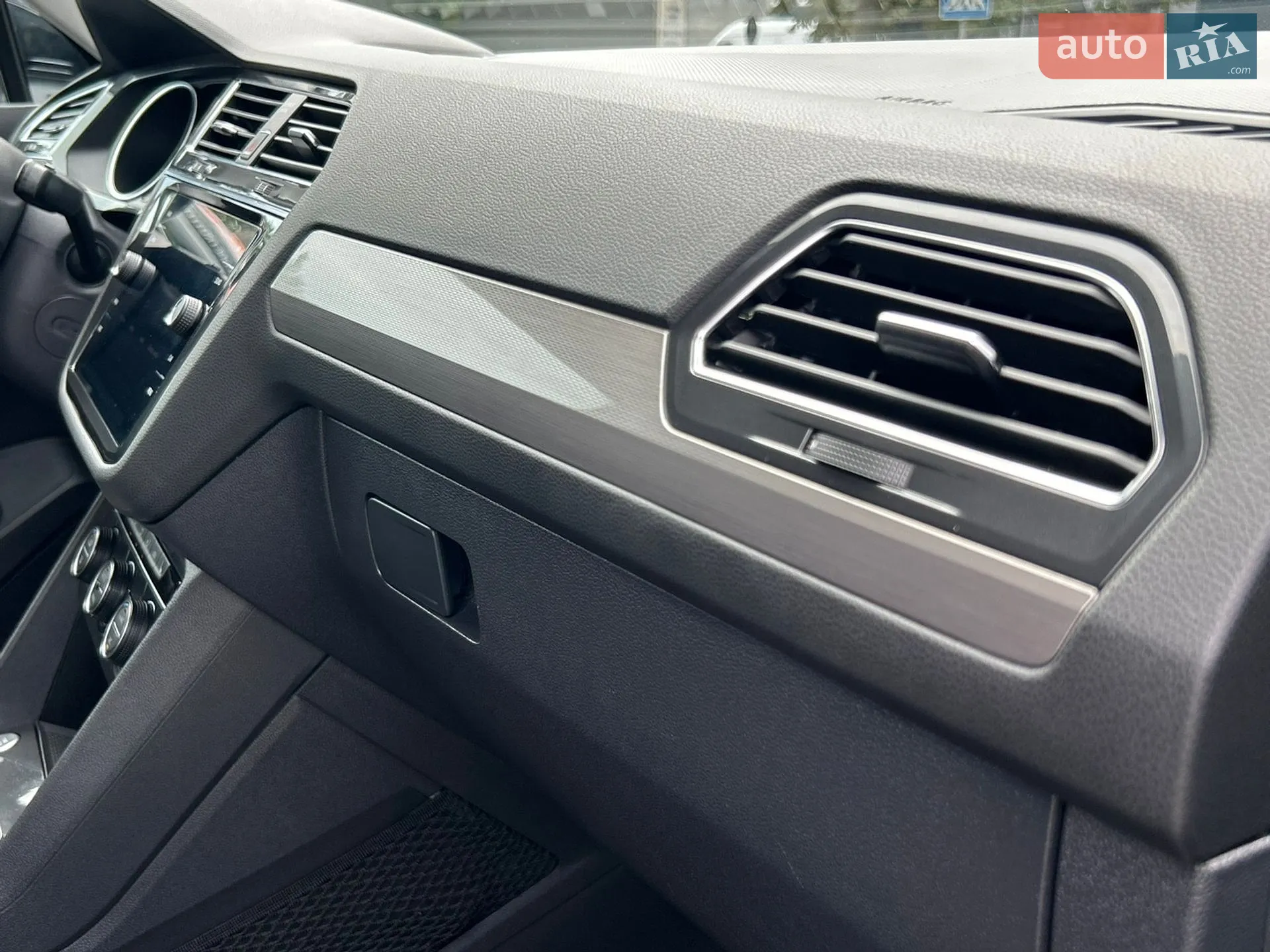 2018 Volkswagen Tiguan - мініатюра 62