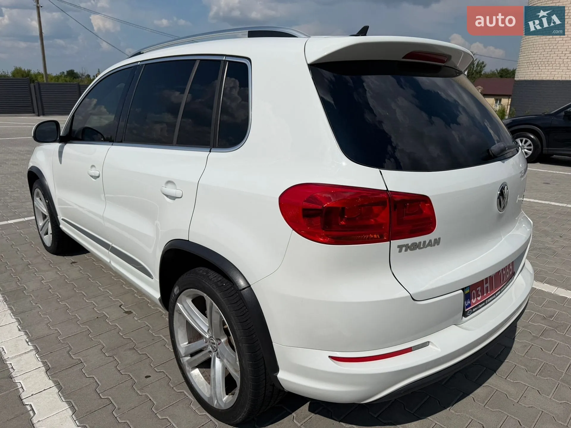 2015 Volkswagen Tiguan - мініатюра 18