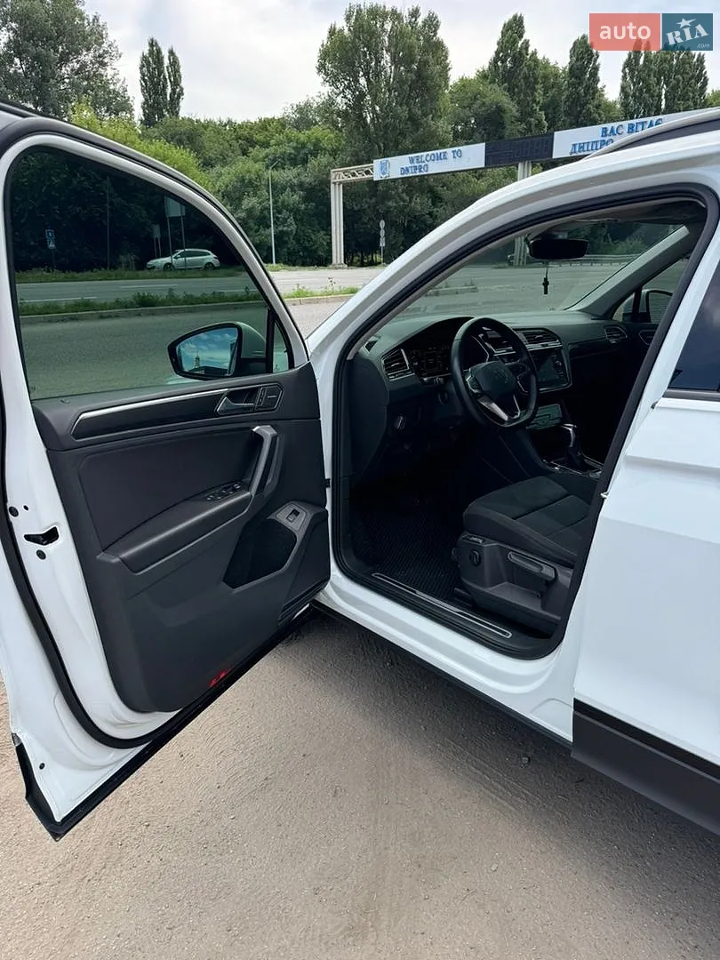 2021 Volkswagen Tiguan - мініатюра 11