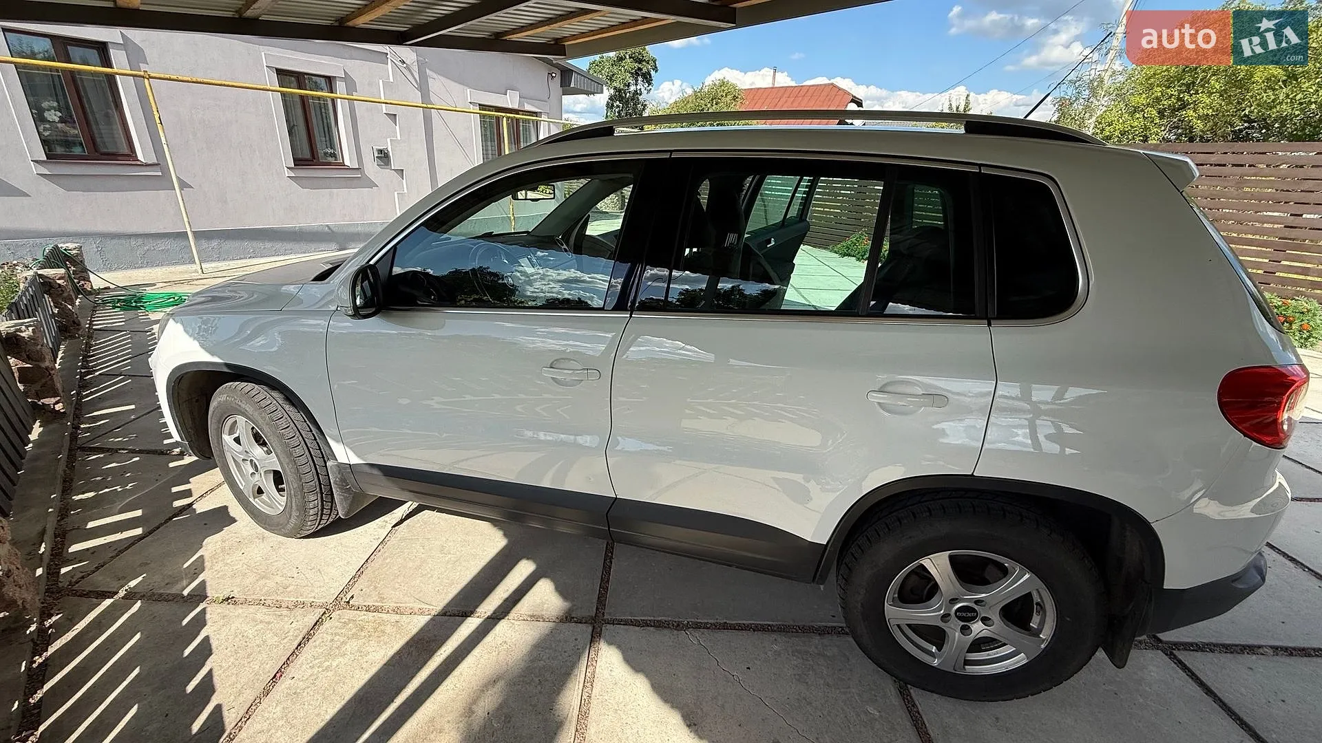 2010 Volkswagen Tiguan - мініатюра 2
