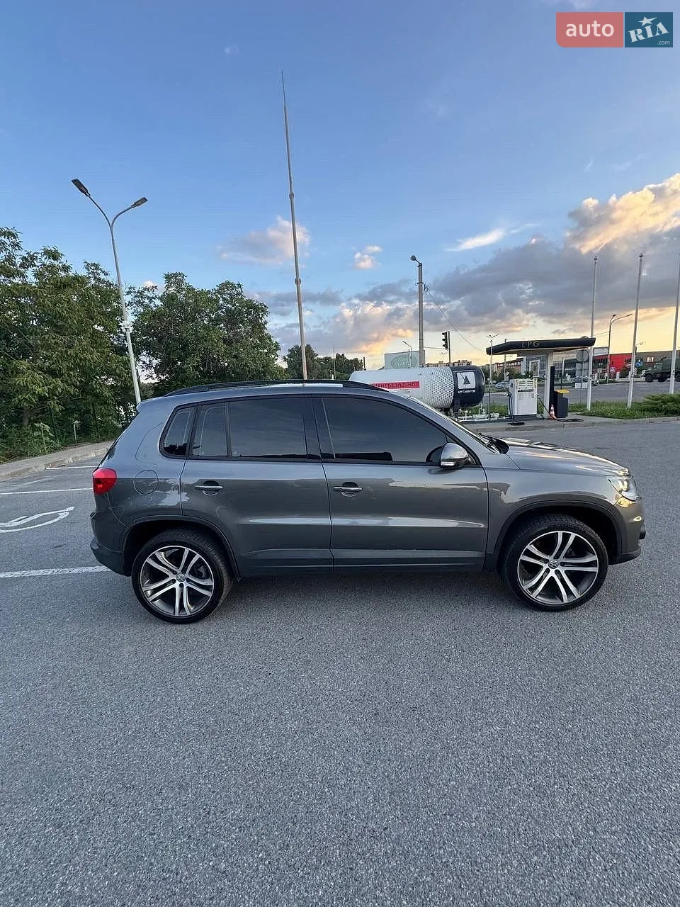 2018 Volkswagen Tiguan - мініатюра 3