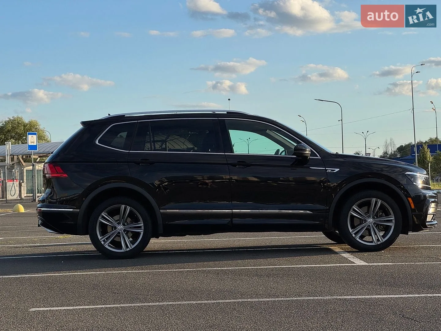 2019 Volkswagen Tiguan - мініатюра 11
