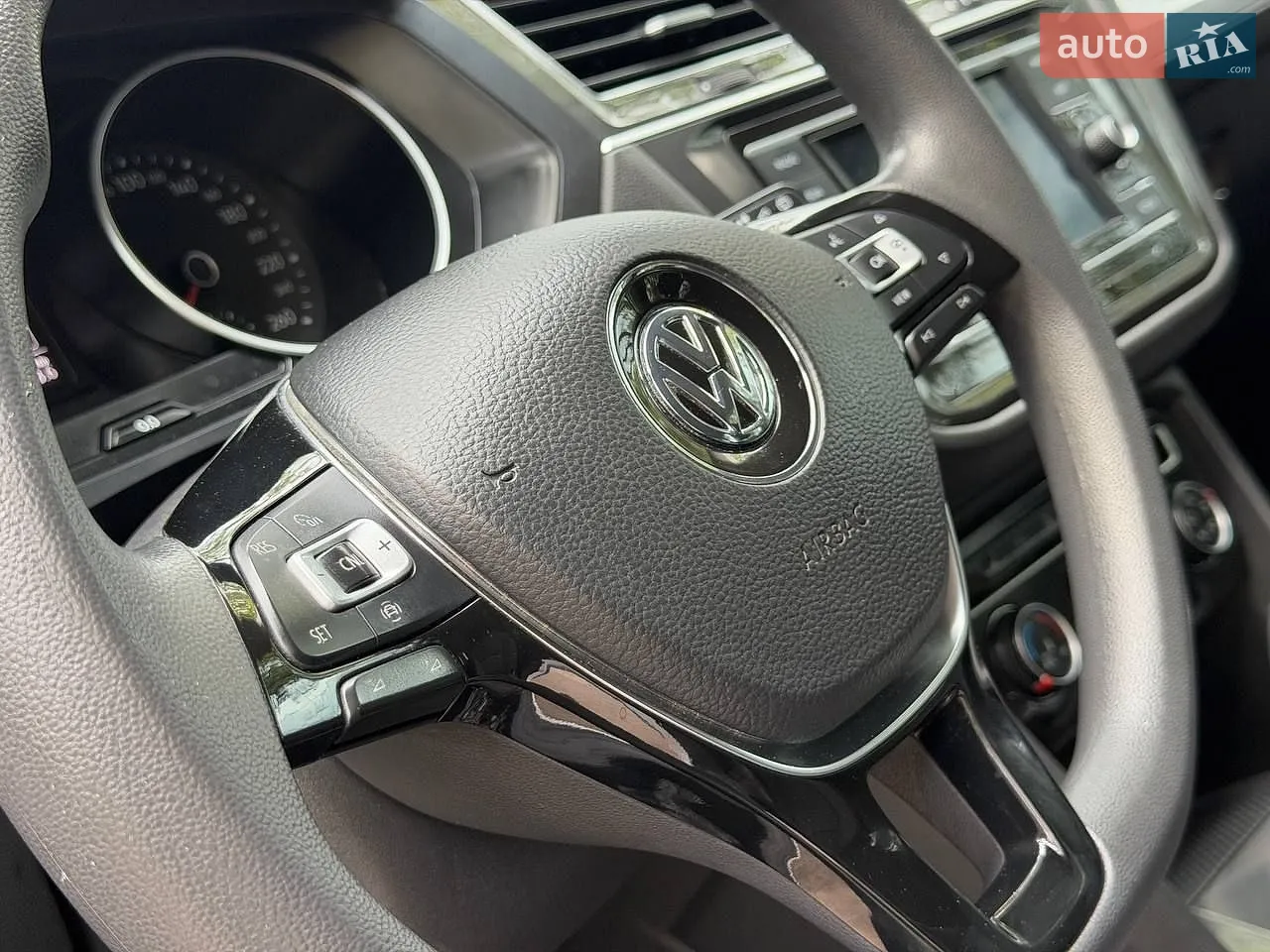 2019 Volkswagen Tiguan - мініатюра 36