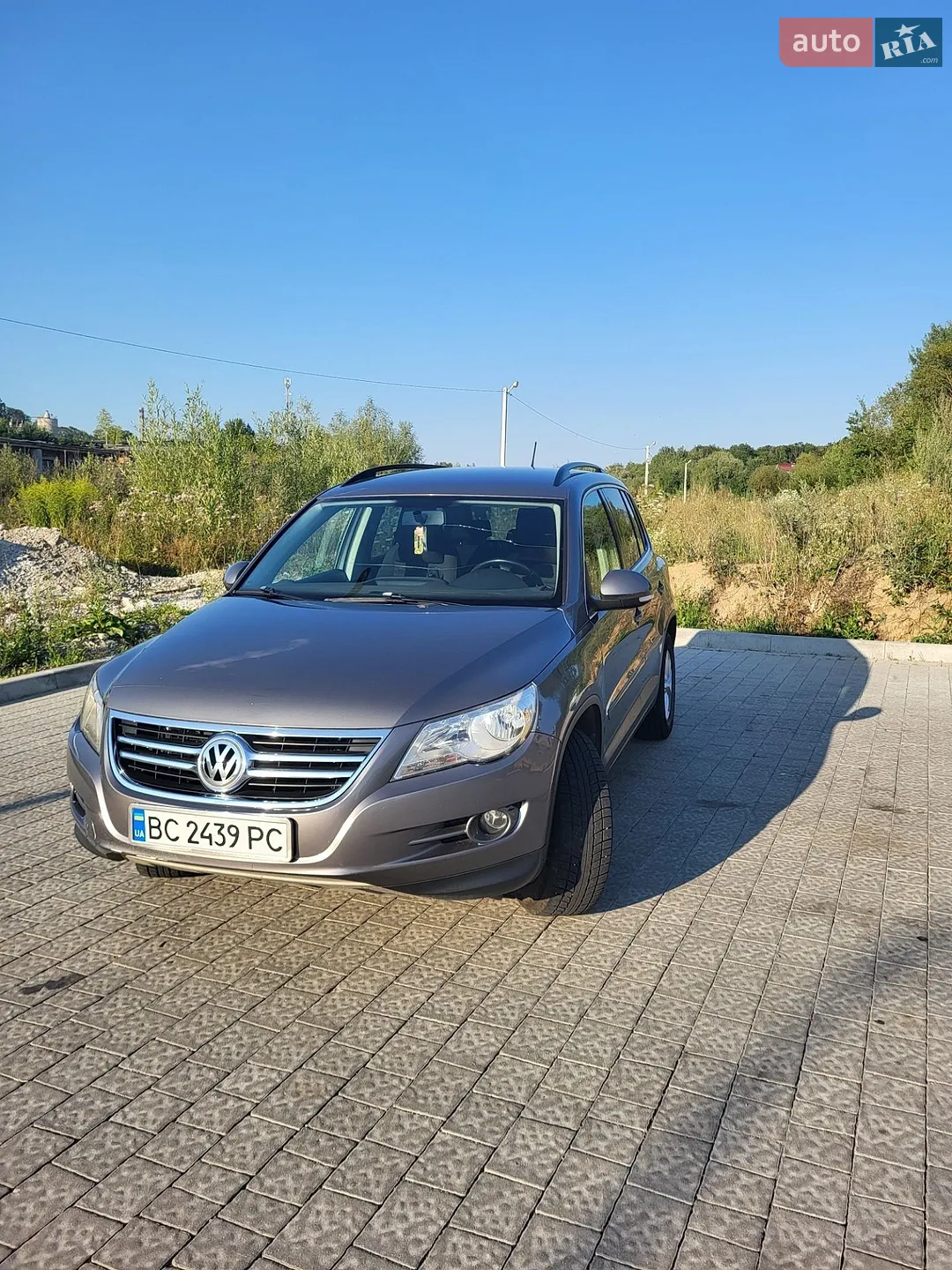 2010 Volkswagen Tiguan - фото 1