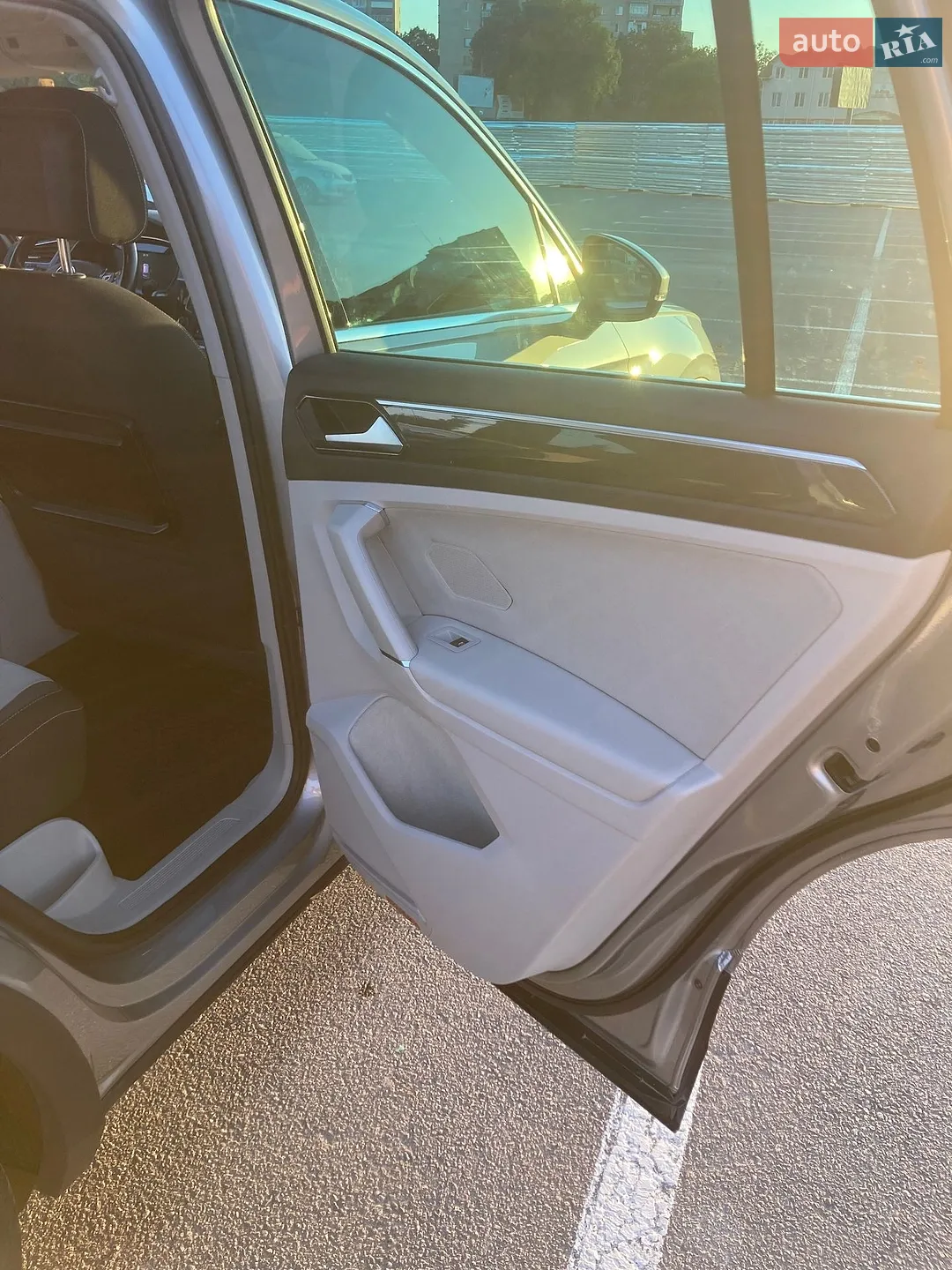 2017 Volkswagen Tiguan - мініатюра 30