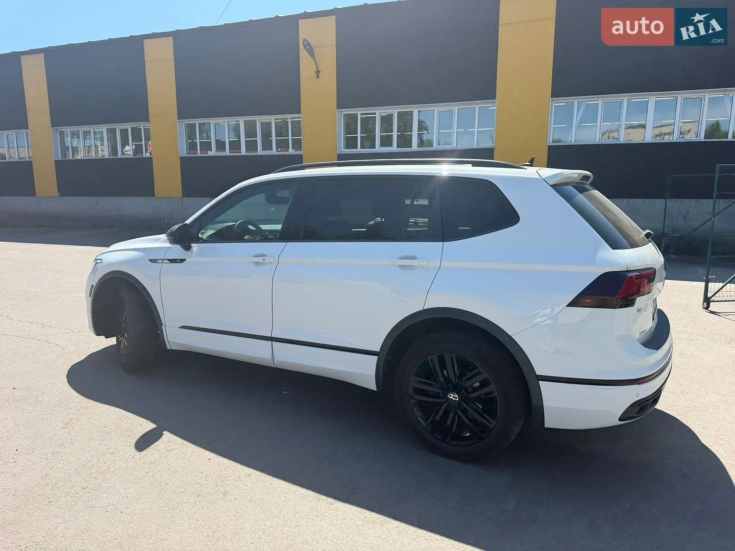 2021 Volkswagen Tiguan - мініатюра 11