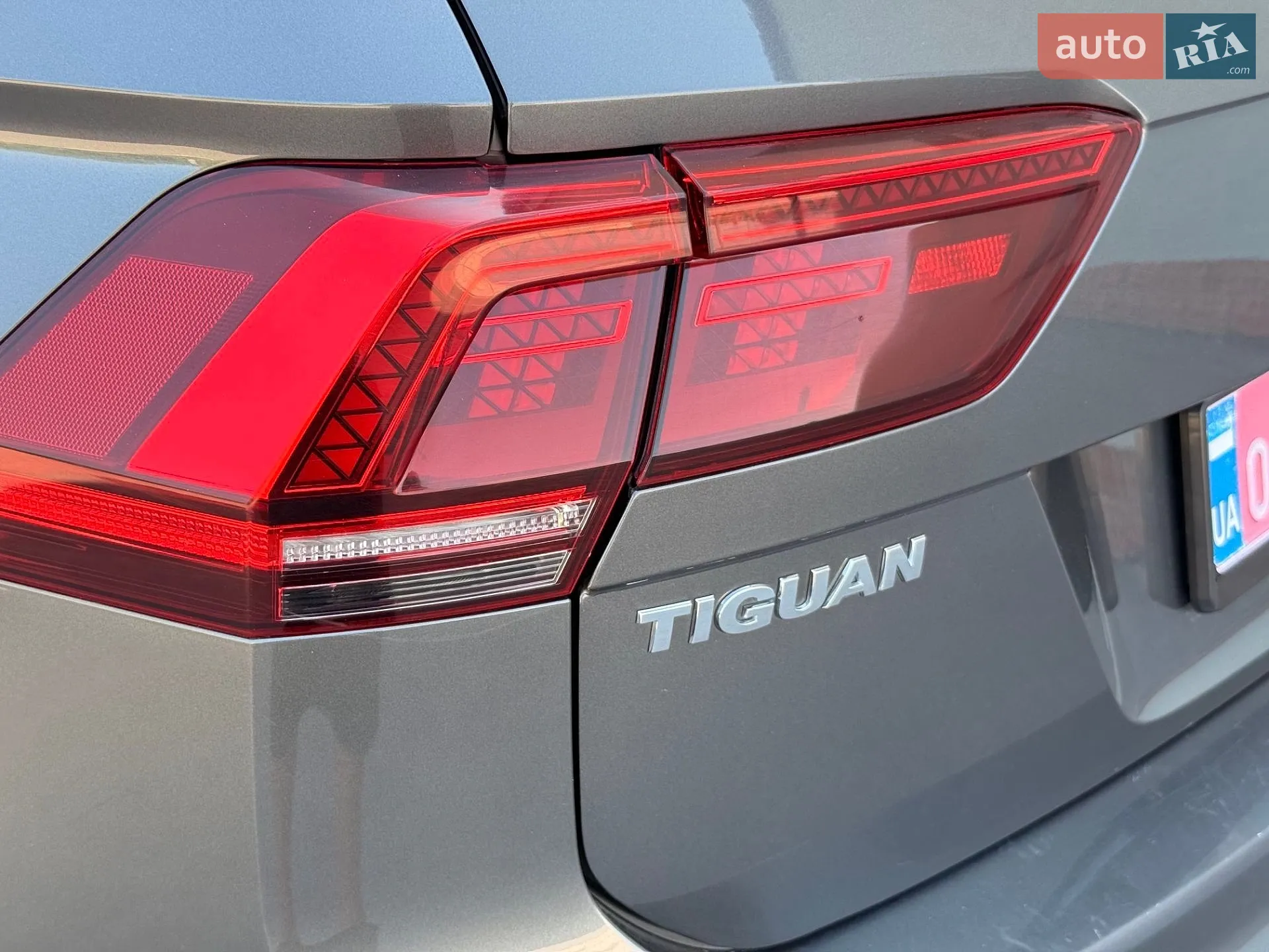 2017 Volkswagen Tiguan - мініатюра 28