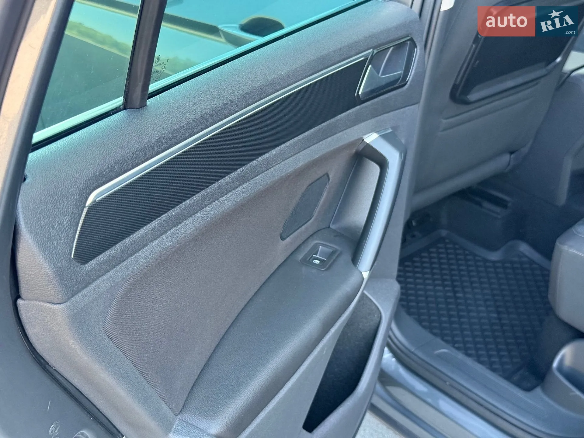 2017 Volkswagen Tiguan - мініатюра 51