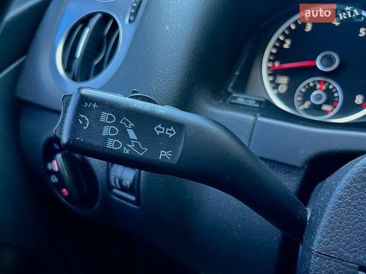 2012 Volkswagen Tiguan - мініатюра 18