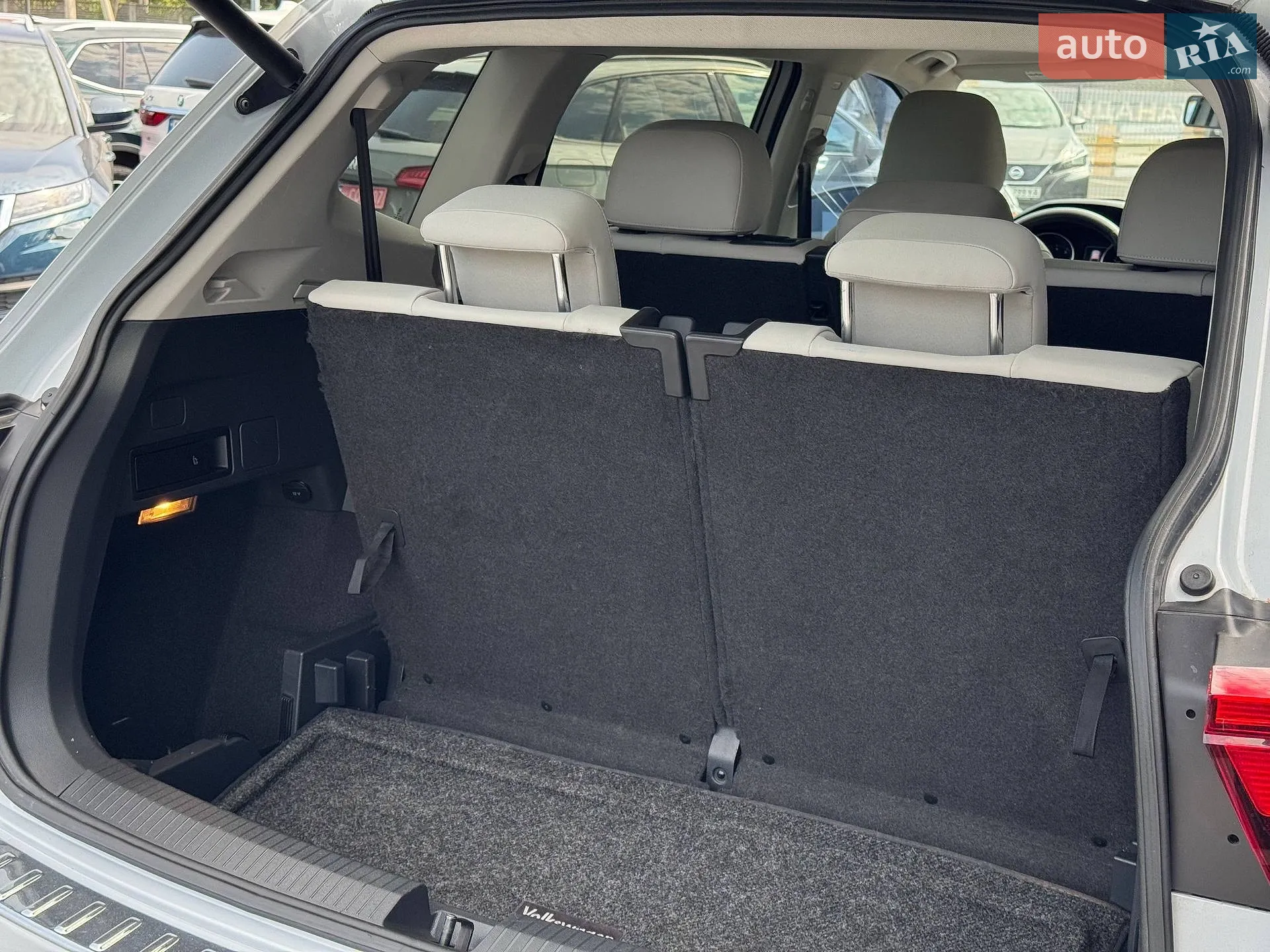 2017 Volkswagen Tiguan - мініатюра 26