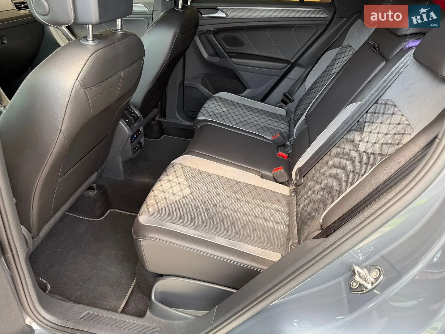 2023 Volkswagen Tiguan - мініатюра 12