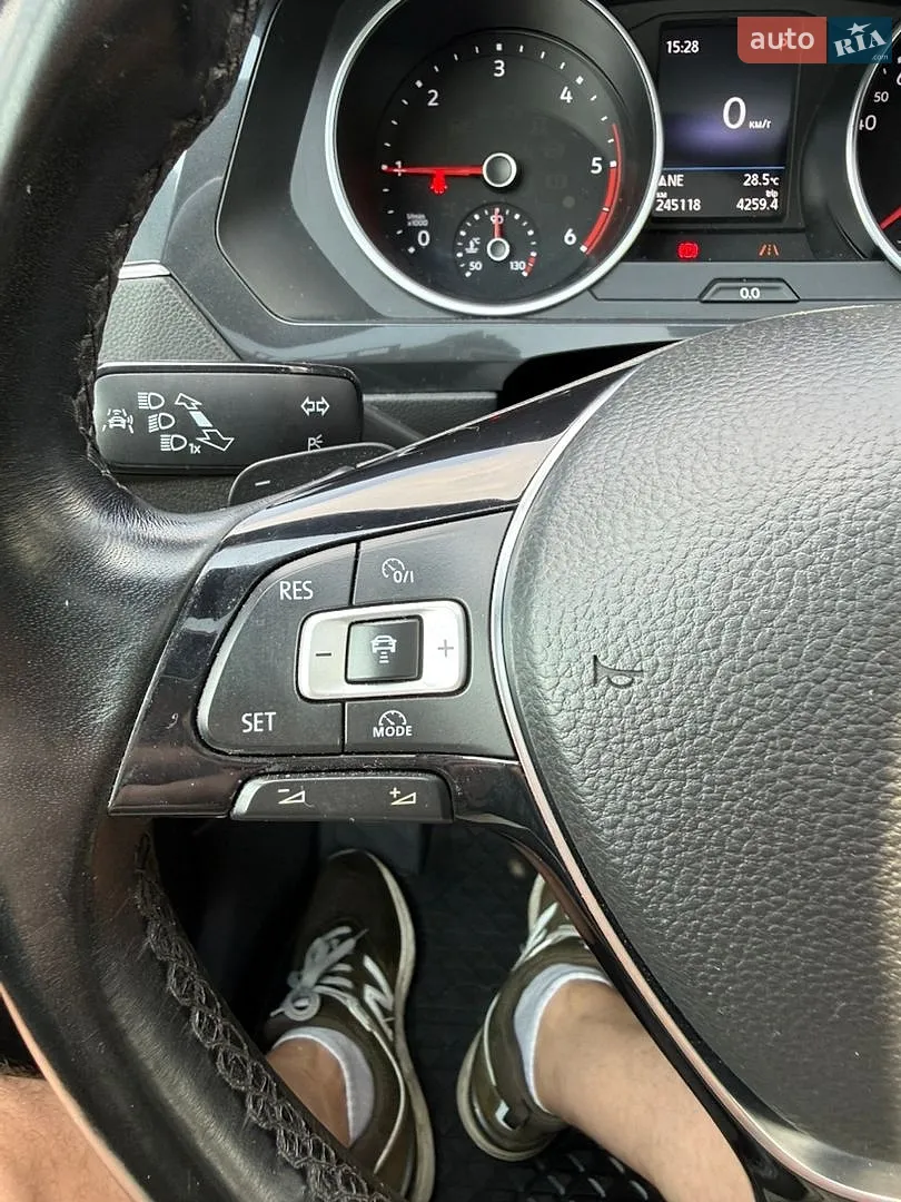 2017 Volkswagen Tiguan - мініатюра 9